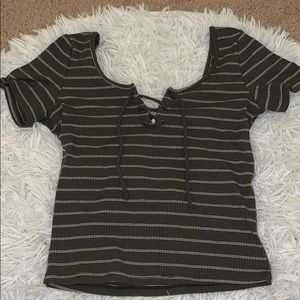 Notched ribbed army green shirt